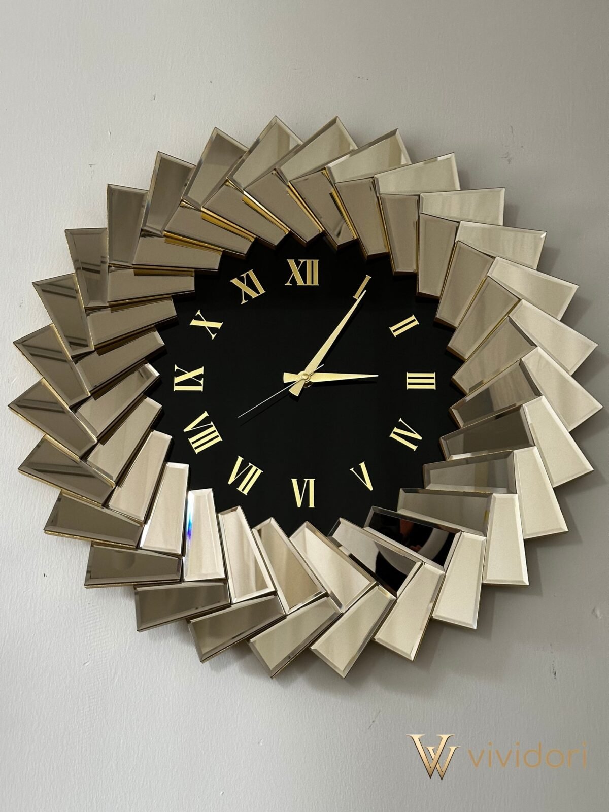 Wind Model Split Roman Numeral 镜面钢琴挂钟